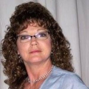 Meet your Posher, Lois